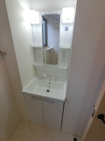 ブリーズ東海神Ｄの独立洗面台