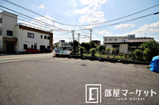 【駐車場】