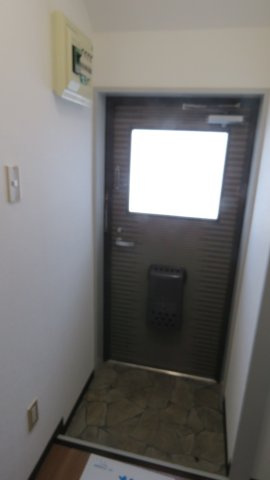 アカネフラッツの玄関