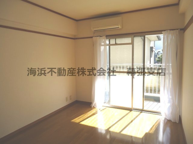 【洋室】 | ソレイユ幕張 | 落ち着いた色調の洋室です