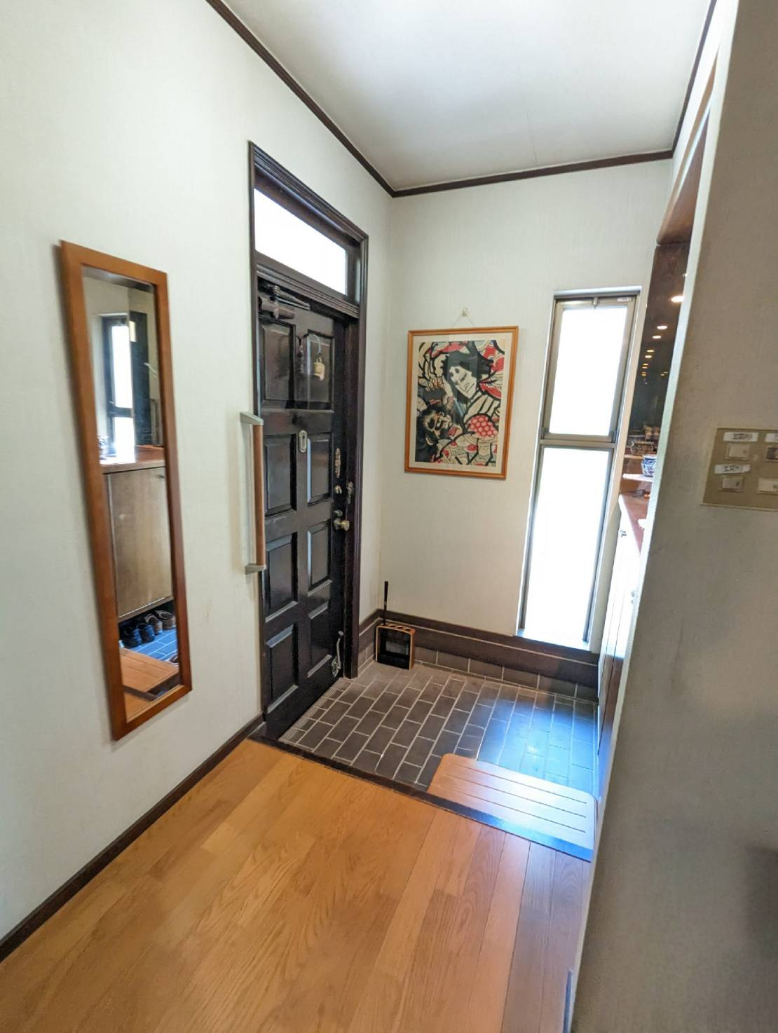 西御門　ゆとりある敷地の中古戸建の玄関