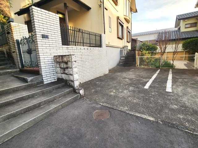 西御門　ゆとりある敷地の中古戸建の駐車場