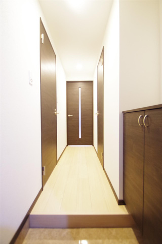 熊本市中央区新町３丁目の賃貸マンションの玄関