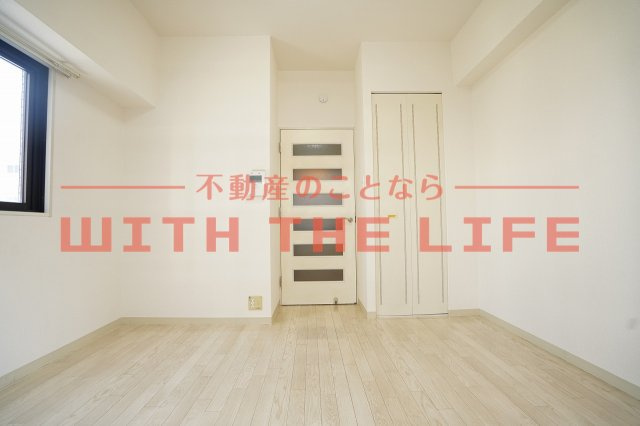メゾンド・プレザージュ【キャッシュバック対象物件】の寝室|開放的な寝室です