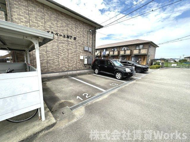 メルベーユMT B棟の駐車場|駐車スペースもあります