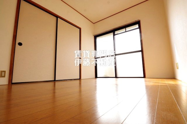 エクセル寿の洋室|南側