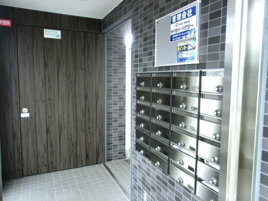 コート石津川のロビー