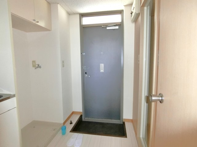 アークAの玄関