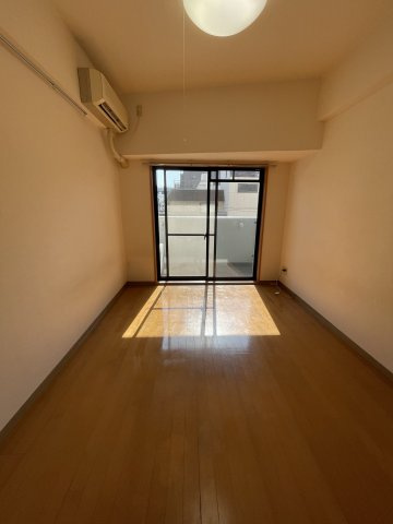 アスティナ天神橋の居間・リビング|おしゃれな居間です