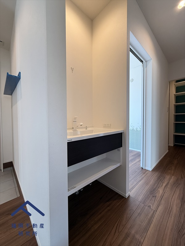 小郡市三沢　戸建ての独立洗面台