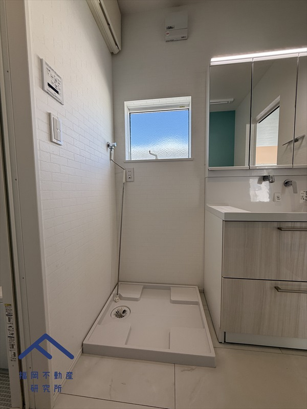 小郡市三沢　戸建ての独立洗面台