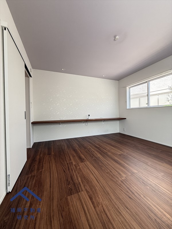 小郡市三沢　戸建ての洋室