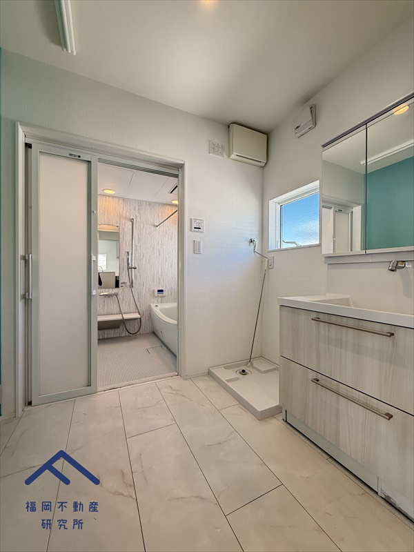 小郡市三沢　戸建ての独立洗面台