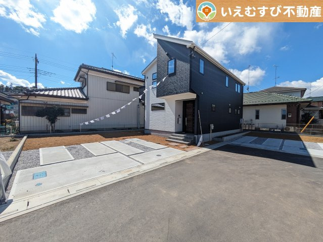 Ricca 深谷市上柴町29期の駐車場|2台駐車可能なスペース完備
しっかり舗装してある駐車スペースで天気が悪く足元が悪い日でも乗り降りしやすい♪