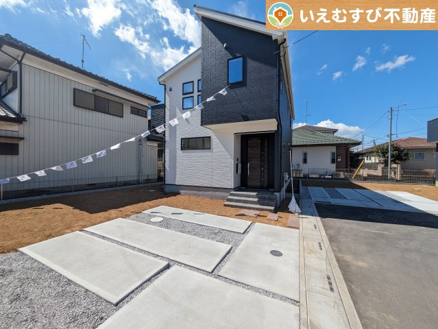 Ricca 深谷市上柴町29期の外観|【完成済み】シンプルモダンテイストの飽きのこない外観！
実際に現地を見たりゆっくりご内覧頂ければ新居での夢が膨らみますよね♪