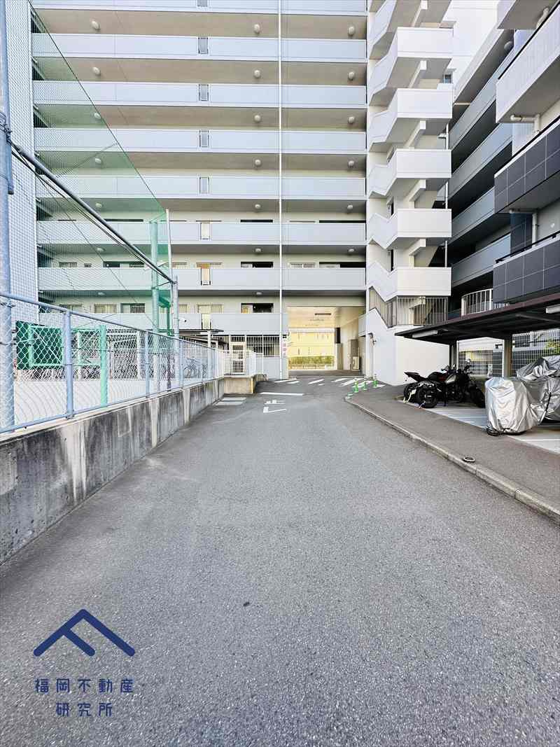 パティオ福岡東 North棟の駐車場