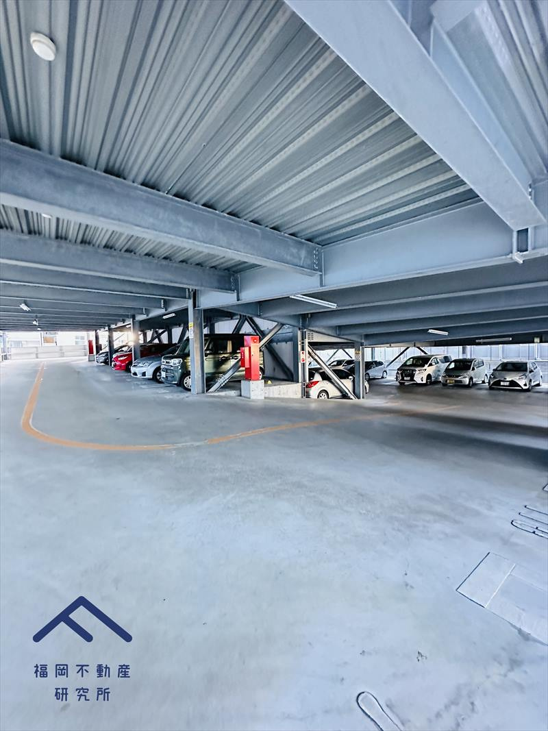 パティオ福岡東 North棟の駐車場