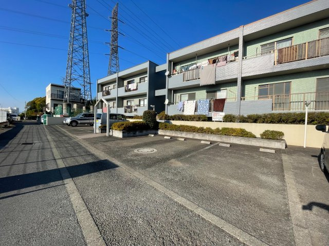 ドエルファンタジアの駐車場