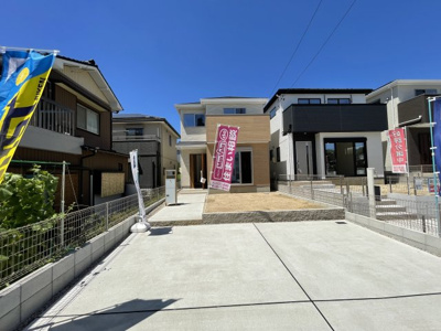 【外観】 | 日進市第1浅田平子 全2棟　＜仲介手数料無料＞西小・日進西中　新築一戸建て | 撮影
社長の村田です！
自らプレイヤーとして営業しています
長年の経験と実績から皆様により良いマイホーム購入のご提案をいたします。
住宅ローンの不安や購入後の不安等何でもご相談ください。