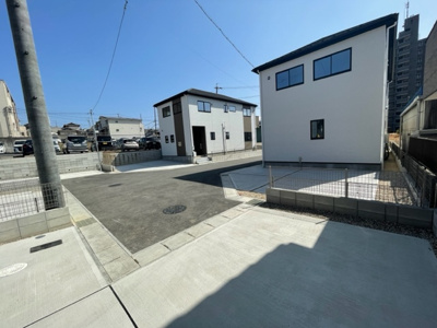 【駐車場】 | 日進市第1浅田平子 全2棟　＜仲介手数料無料＞西小・日進西中　新築一戸建て | 
LINEから簡単お問合せ可能！
友達検索で@nqk7328tです！。