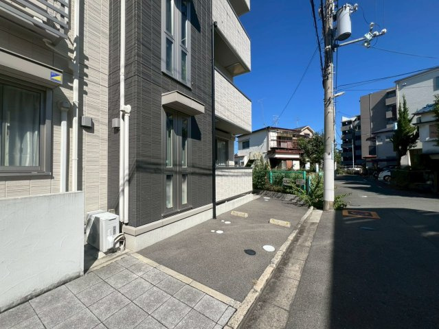 Mauve上中条の駐車場