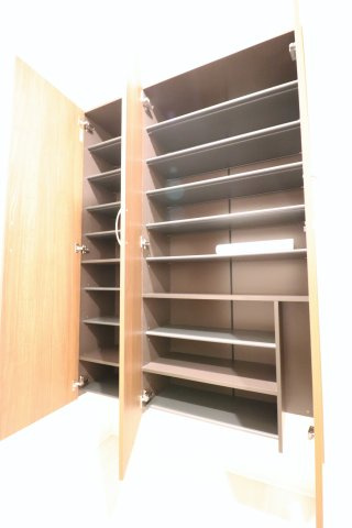 Mauve上中条の収納