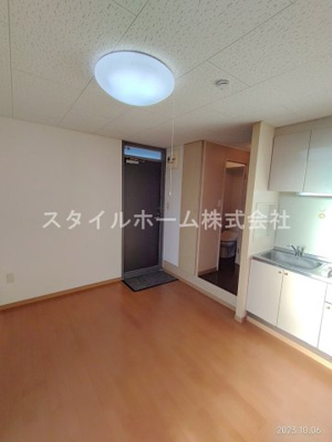 【居間・リビング】 | L代田 | 別部屋写真です。