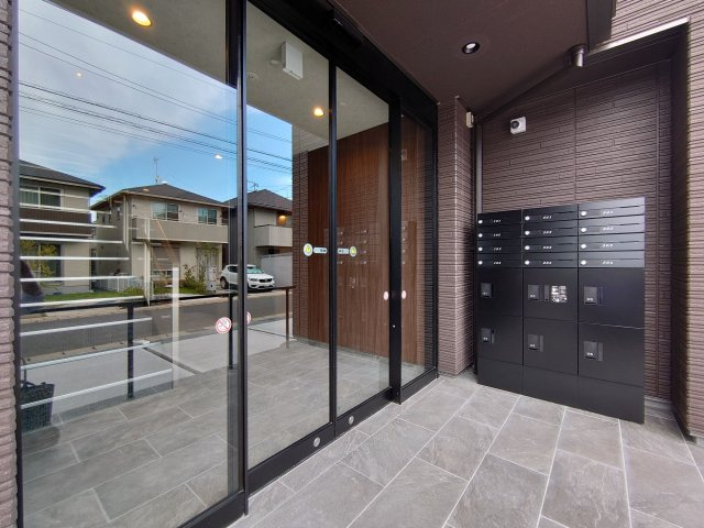 クレスティークのエントランス