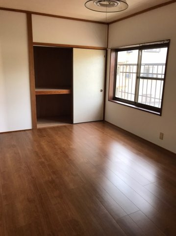 コーポ華の居間・リビング