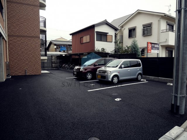 【駐車場】 | Luxe布施南Ⅱ | ※同シリーズLuxe布施南のお写真を掲載しております。ご注意下さい。