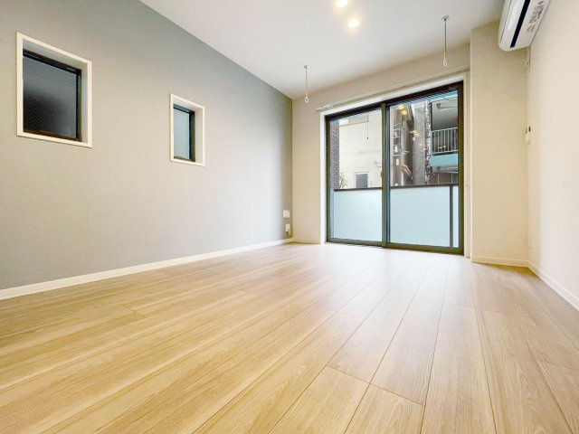 Ｄｅｂｕｔの居間・リビング