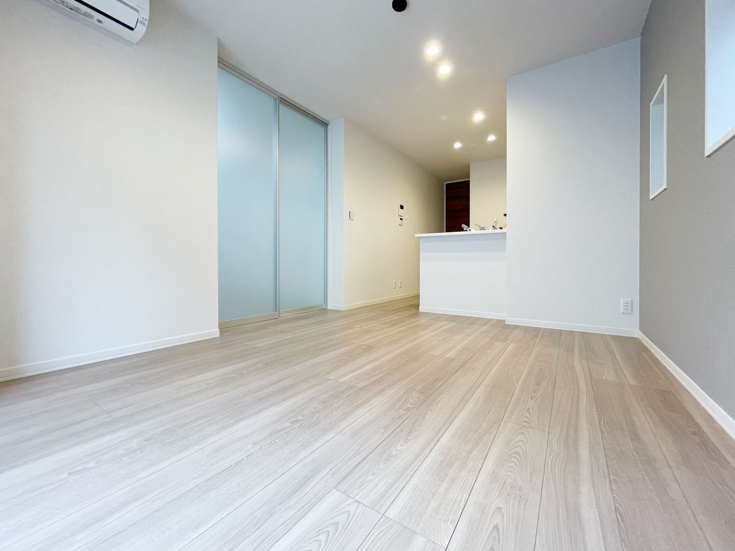 Ｄｅｂｕｔの居間・リビング