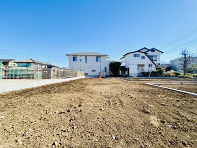 【外観】 | 【仲介手数料不要】☆湘南ライフタウン内３区画土地分譲☆藤沢市遠藤／建築条件なし売地 | 【区画③】こちらの区画は東側の歩行者通路からの出入りが基本となります。南側にカースペースと敷地までの通路がございます。