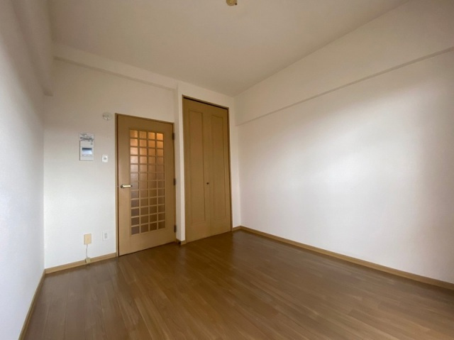 【居間・リビング】 | グランピアマンション清水 | 別号室の写真になります。現況優先。