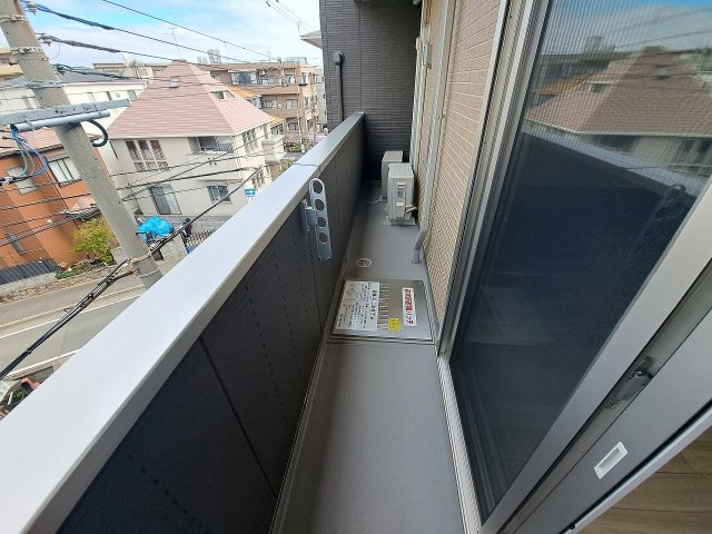 SAKURA甲子園三保町のバルコニー
