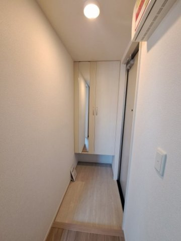 SAKURA甲子園三保町の玄関