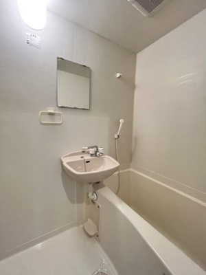 【浴室】 | ピュア大橋弐番館 | 別号室の写真になります。現況優先。