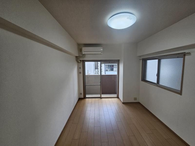 【居間・リビング】 | ラフォーレ博多駅前 | 別号室の写真になります。現況優先。