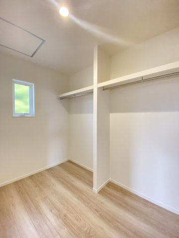 【収納】 | 「アイパッソの家」熊本市北区清水東町1号地 | ☆大容量のウォークインクローゼットがあり家族の物の整理整頓が進みます☆