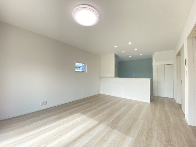 【居間・リビング】 | 「アイパッソの家」熊本市北区清水東町1号地 | ☆広いリビングは家族団らんの時間を大切に過ごせます☆