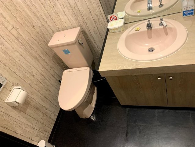 近江八幡市桜宮町の店舗一部のトイレ|トイレもきれいです