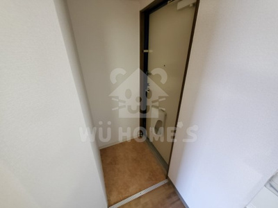 【玄関】 | プレミアム新福島 | 明るい玄関です