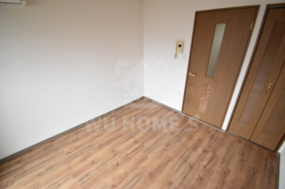 【その他】 | プレミアム新福島 | 使い勝手のいい洋室です