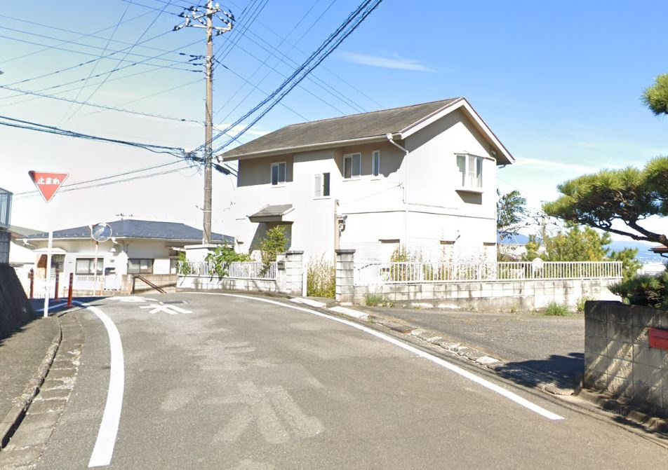 高崎市山名町　中古880の前面道路含む現地写真