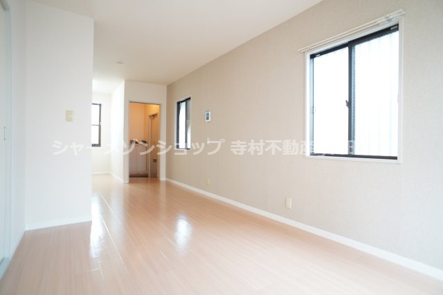 サンドルフ津田沼Cの居間・リビング