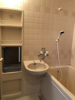 【洗面所】 | ダイアパレス県庁前 | 別号室の写真になります。現況優先。