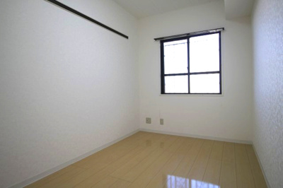 【寝室】 | フルネスライズハチケン | 寝室にいかがでしょうか