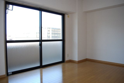 【バルコニー】 | ブレーン博多 | 別号室の写真になります。現況優先。