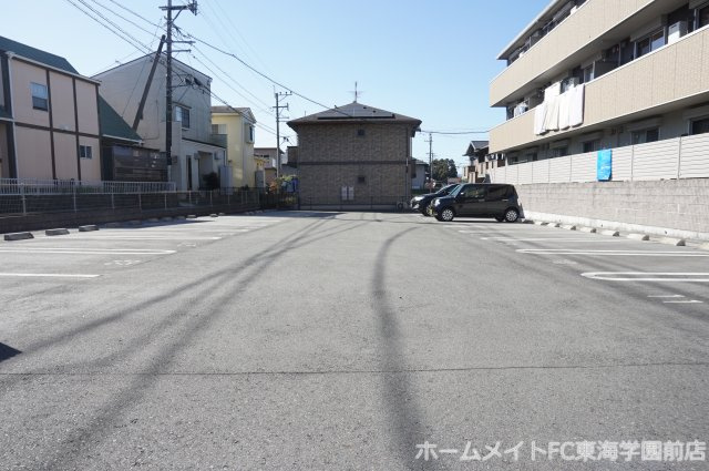 菊池郡菊陽町武蔵ヶ丘北１丁目のアパートの駐車場