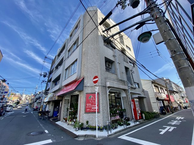 ベルフラワー御殿山の外観
